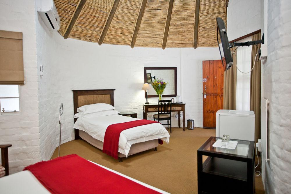 Protea Hotel By Marriott Oudtshoorn Riempie Estate Exteriör bild