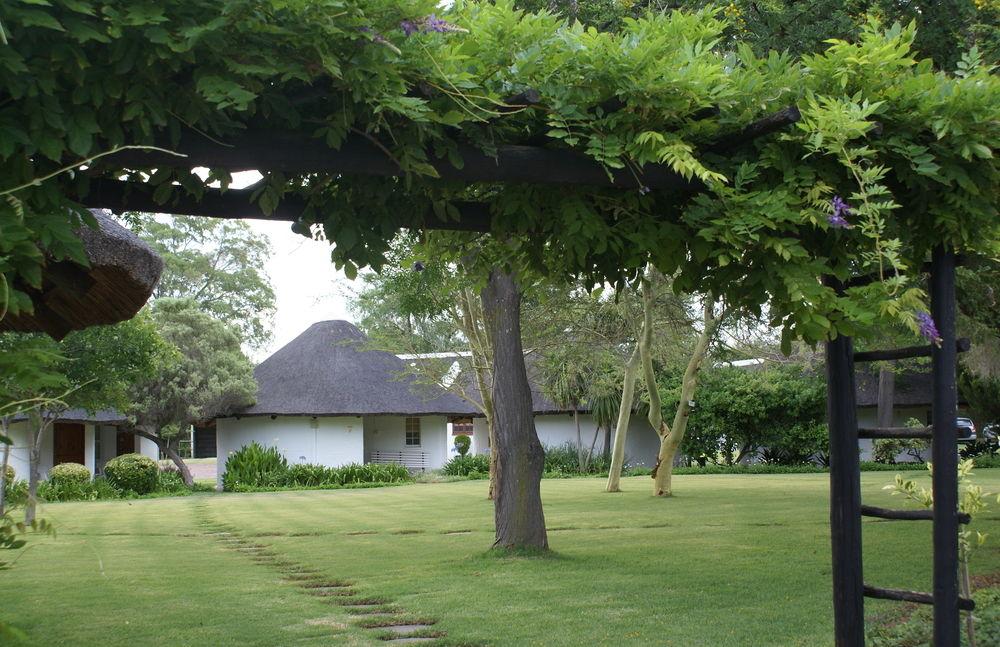 Protea Hotel By Marriott Oudtshoorn Riempie Estate Exteriör bild