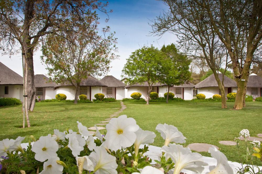 Protea Hotel By Marriott Oudtshoorn Riempie Estate Exteriör bild