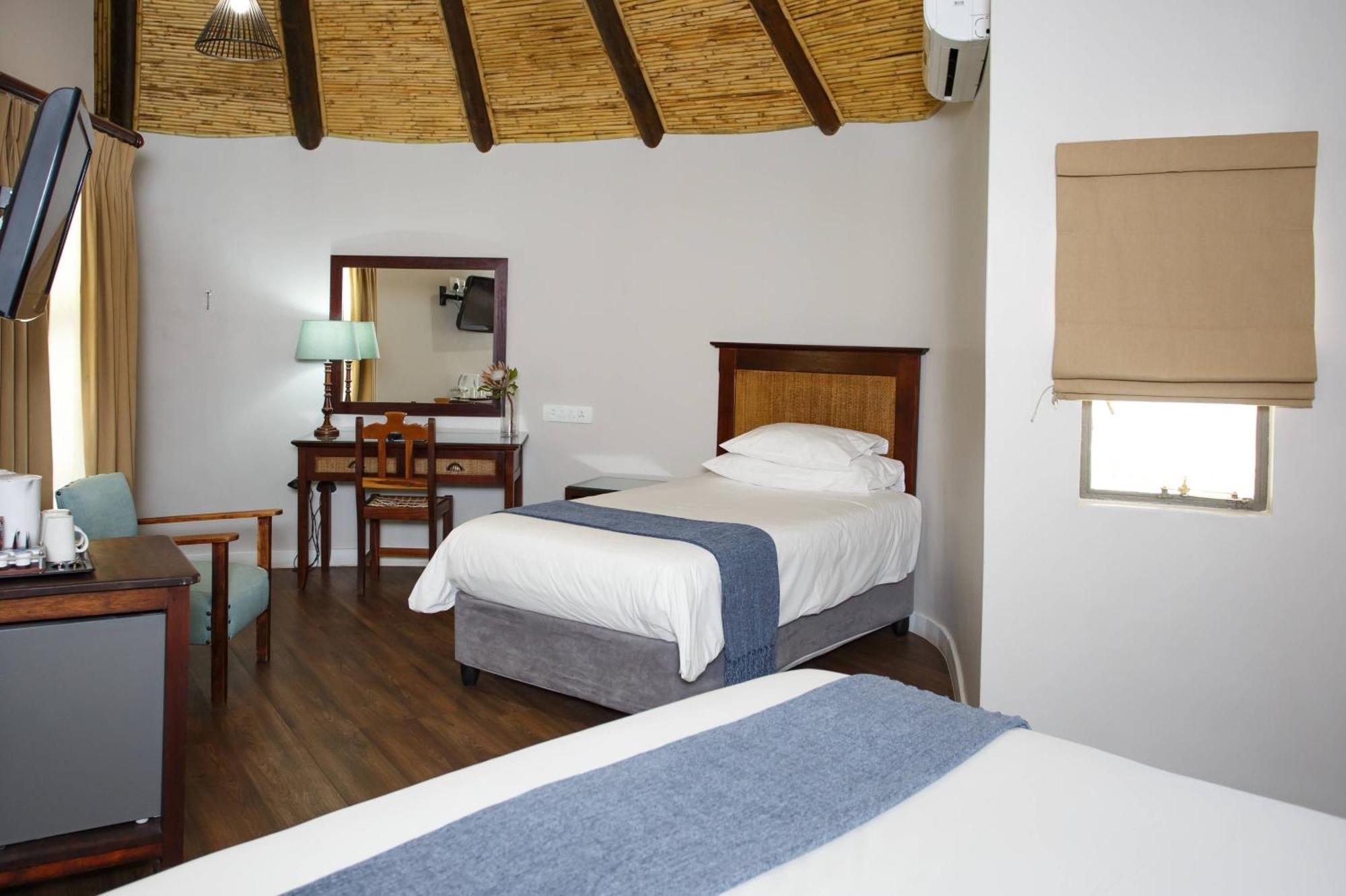 Protea Hotel By Marriott Oudtshoorn Riempie Estate Exteriör bild