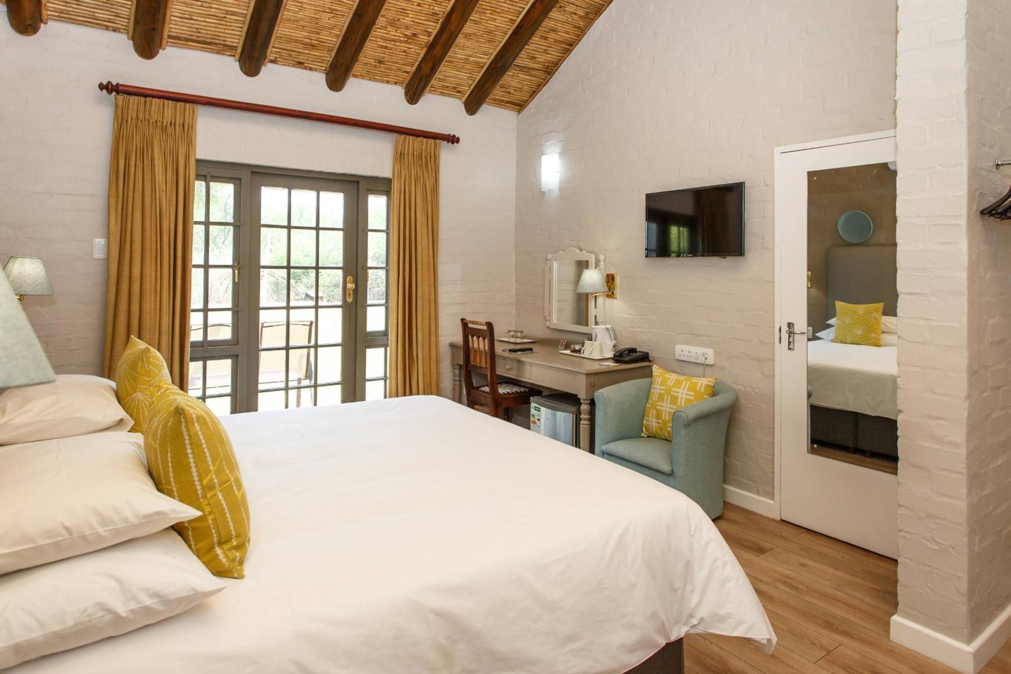 Protea Hotel By Marriott Oudtshoorn Riempie Estate Exteriör bild