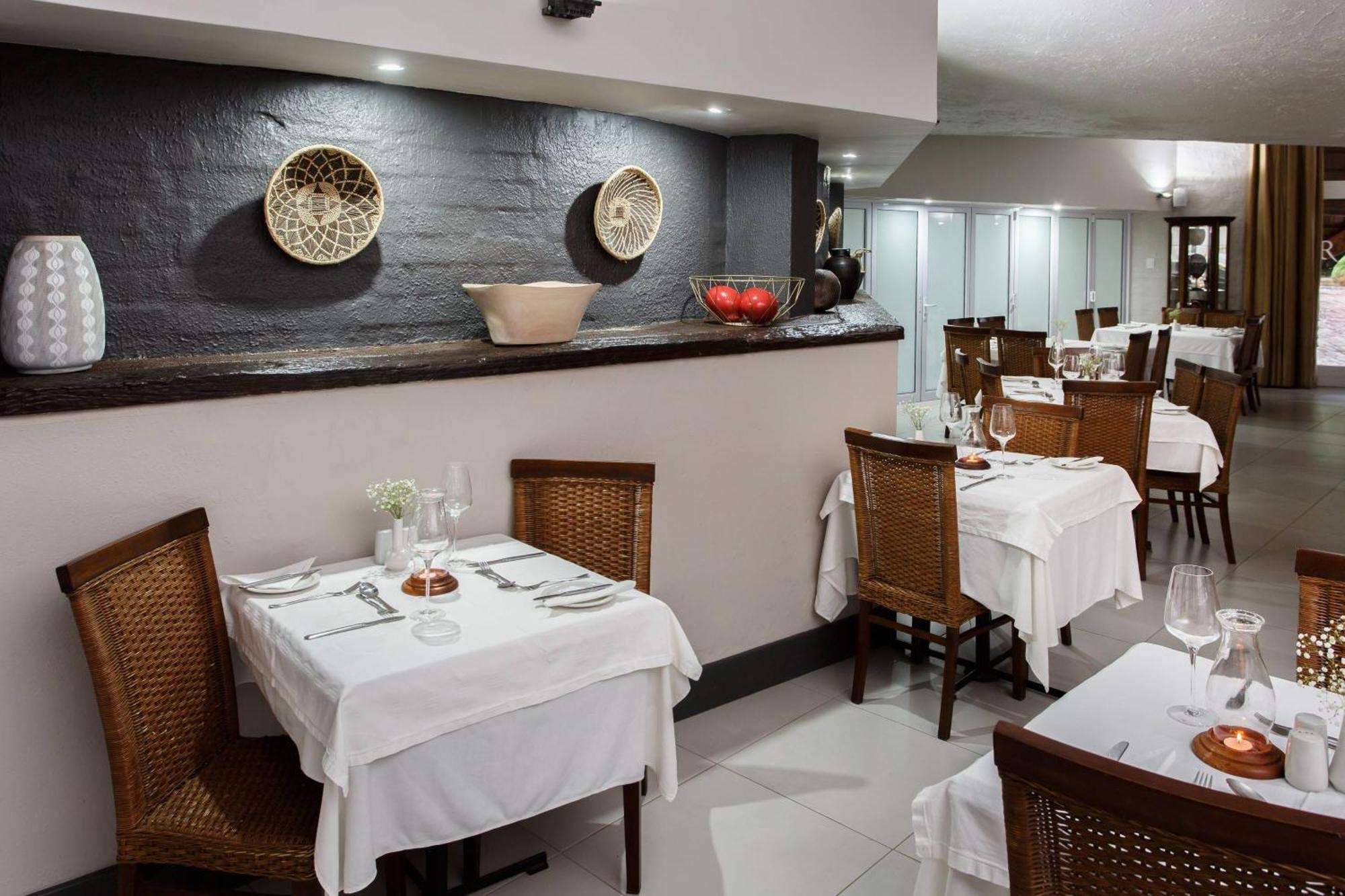 Protea Hotel By Marriott Oudtshoorn Riempie Estate Exteriör bild