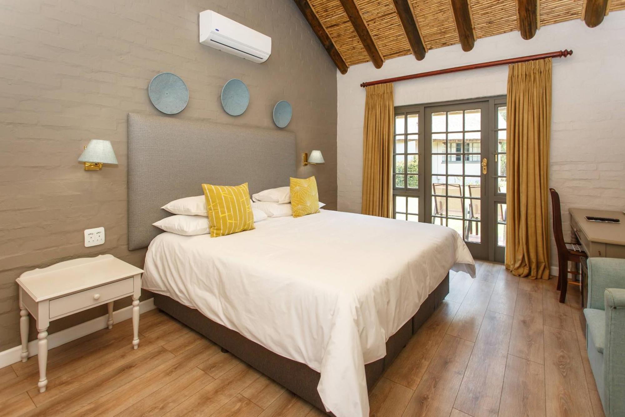 Protea Hotel By Marriott Oudtshoorn Riempie Estate Exteriör bild