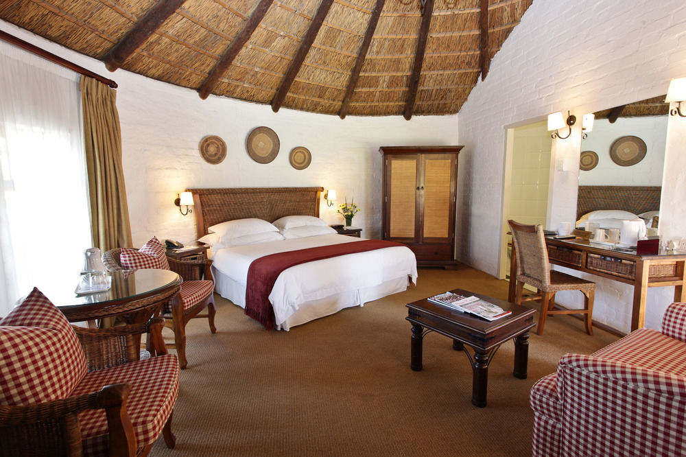 Protea Hotel By Marriott Oudtshoorn Riempie Estate Exteriör bild