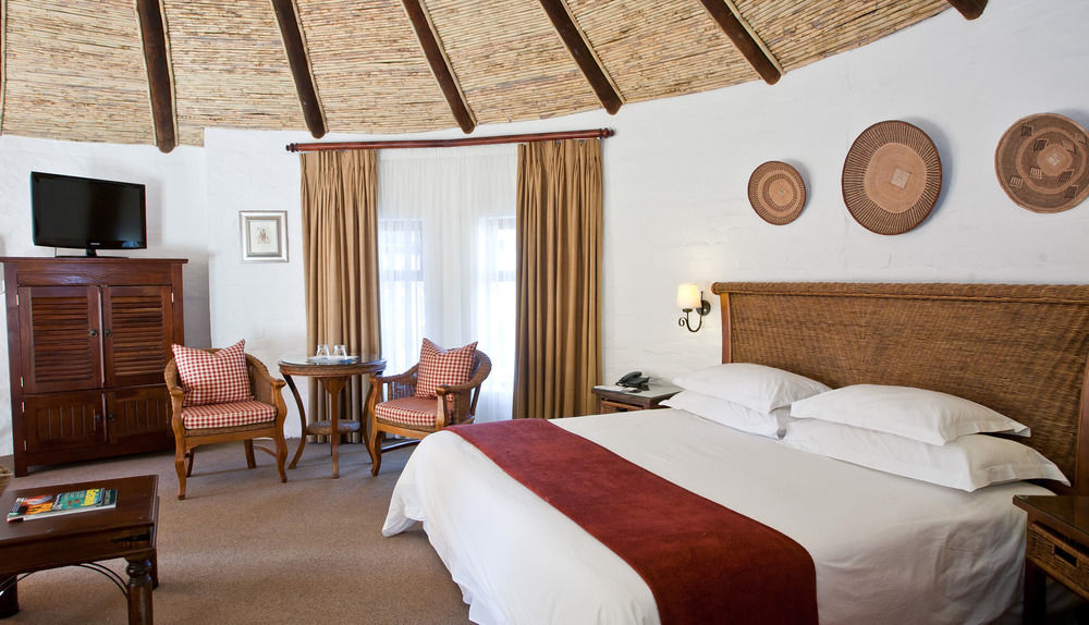 Protea Hotel By Marriott Oudtshoorn Riempie Estate Exteriör bild