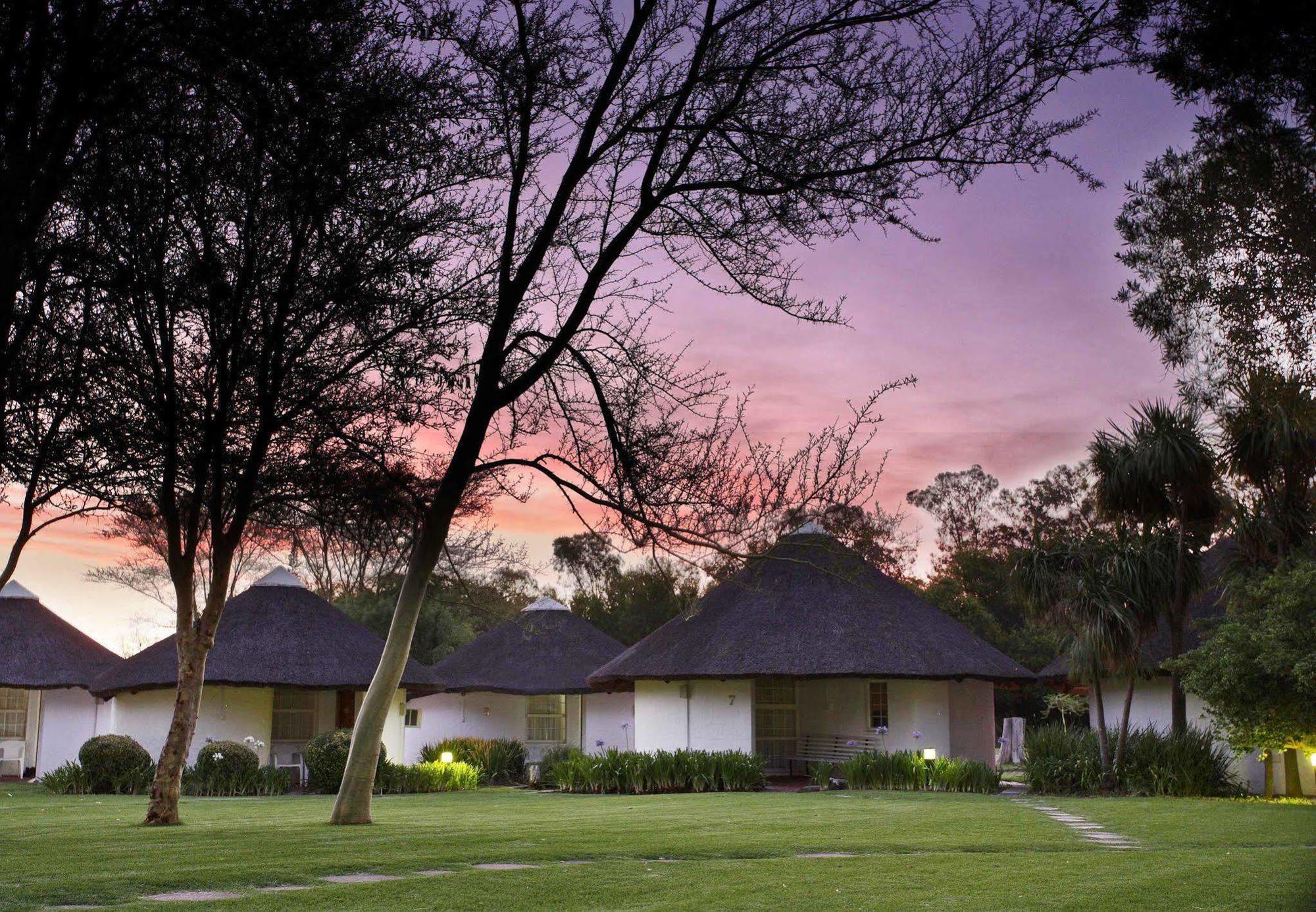 Protea Hotel By Marriott Oudtshoorn Riempie Estate Exteriör bild