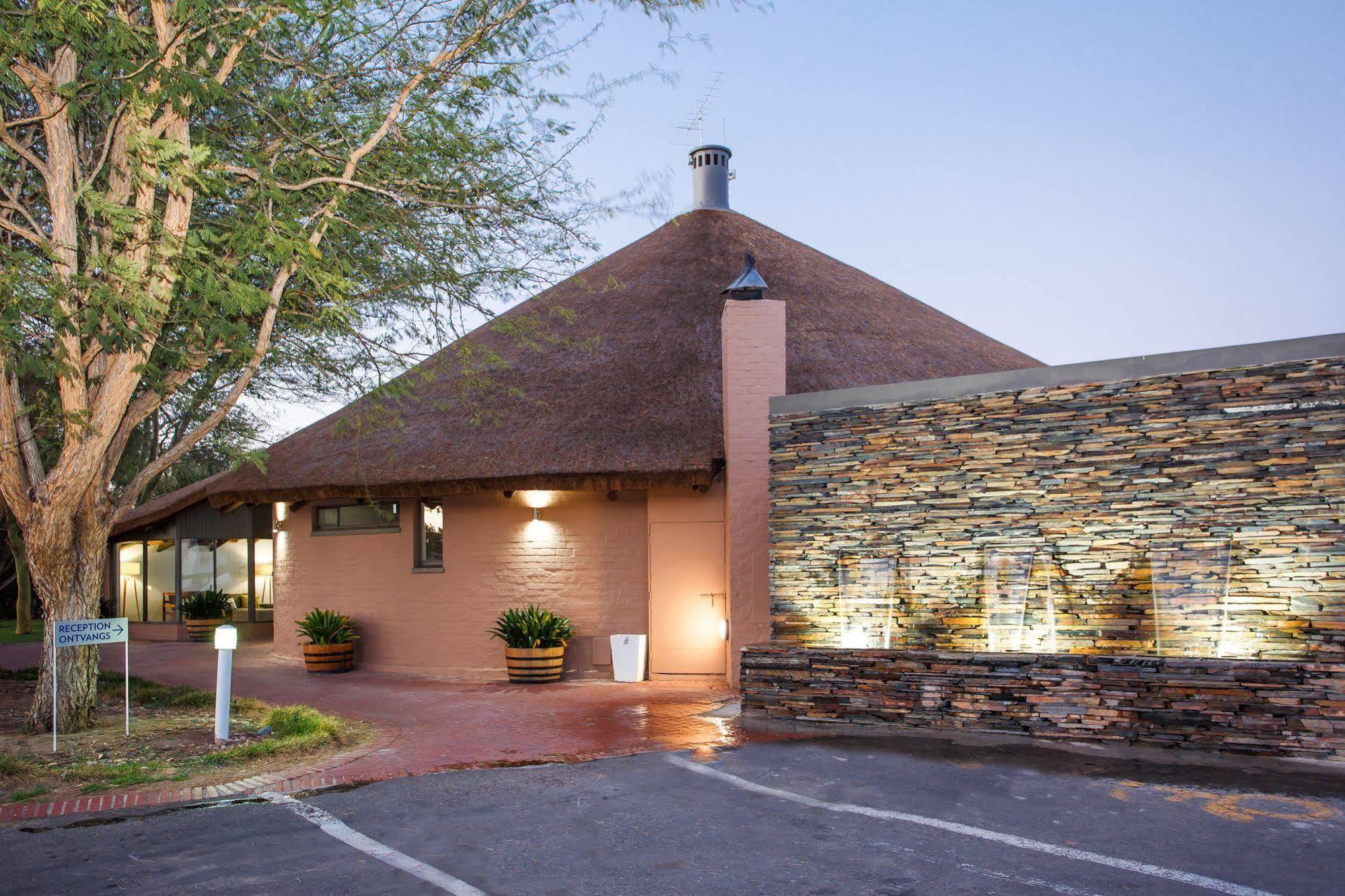 Protea Hotel By Marriott Oudtshoorn Riempie Estate Exteriör bild