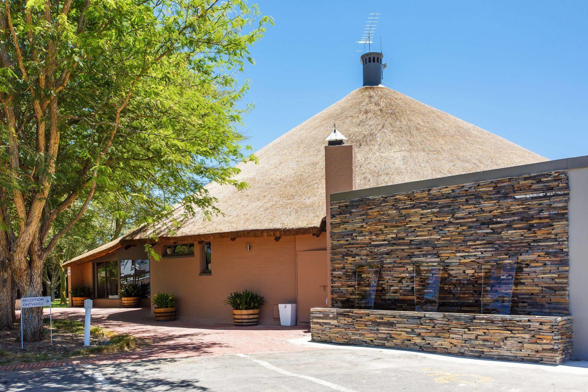 Protea Hotel By Marriott Oudtshoorn Riempie Estate Exteriör bild