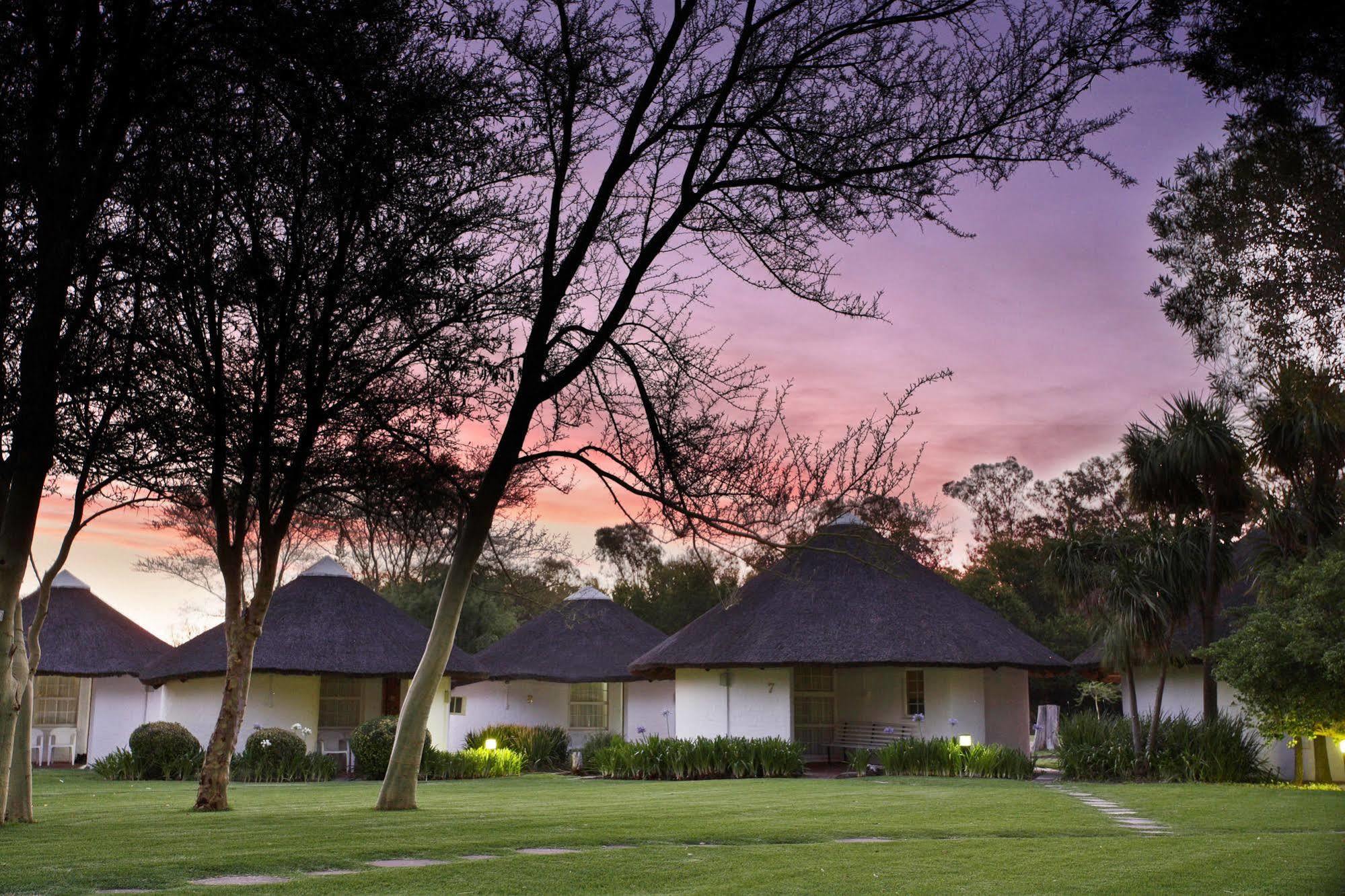 Protea Hotel By Marriott Oudtshoorn Riempie Estate Exteriör bild