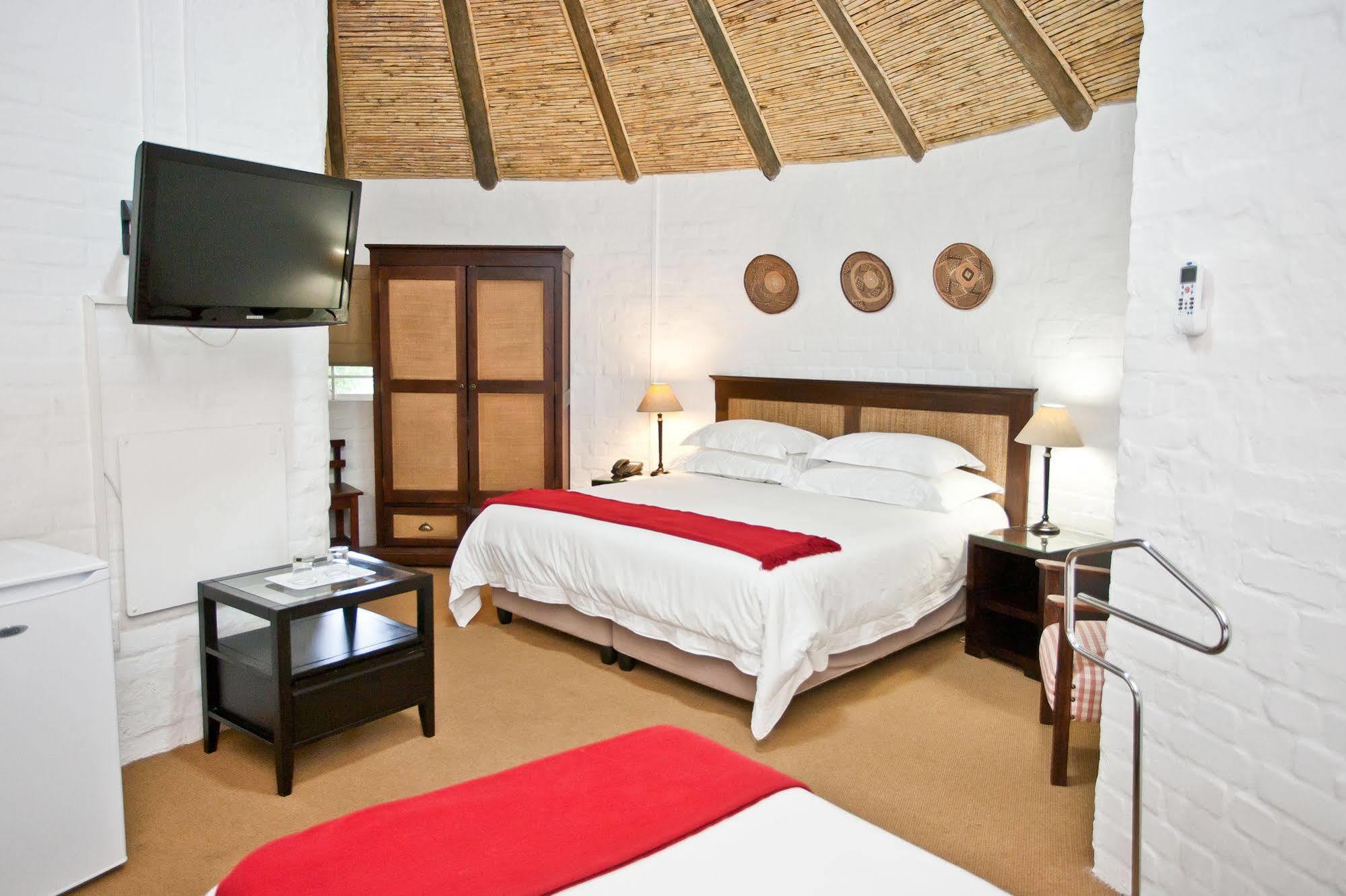 Protea Hotel By Marriott Oudtshoorn Riempie Estate Exteriör bild