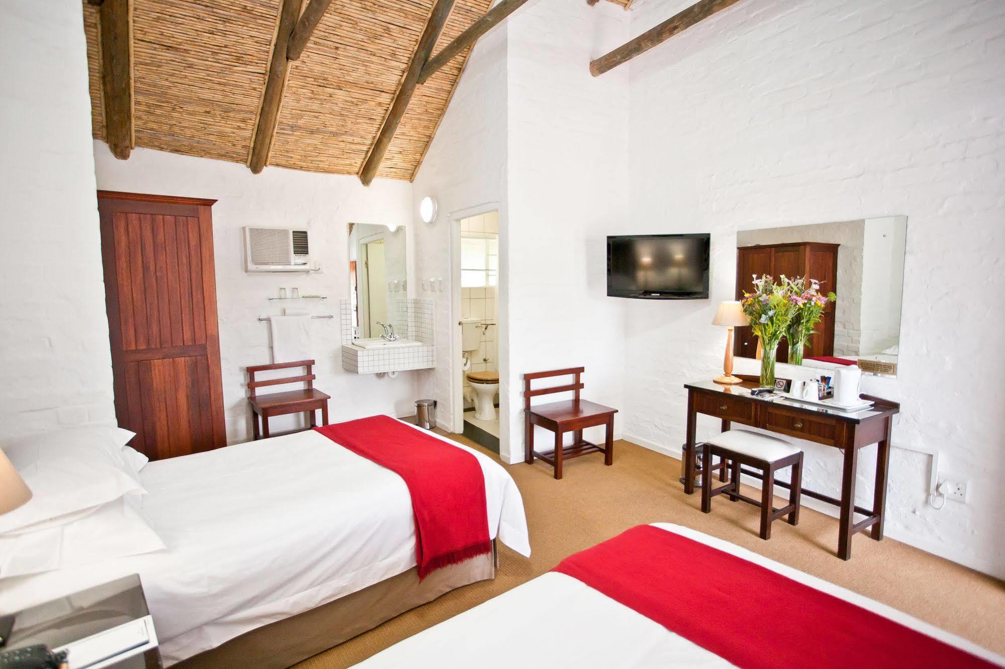 Protea Hotel By Marriott Oudtshoorn Riempie Estate Exteriör bild