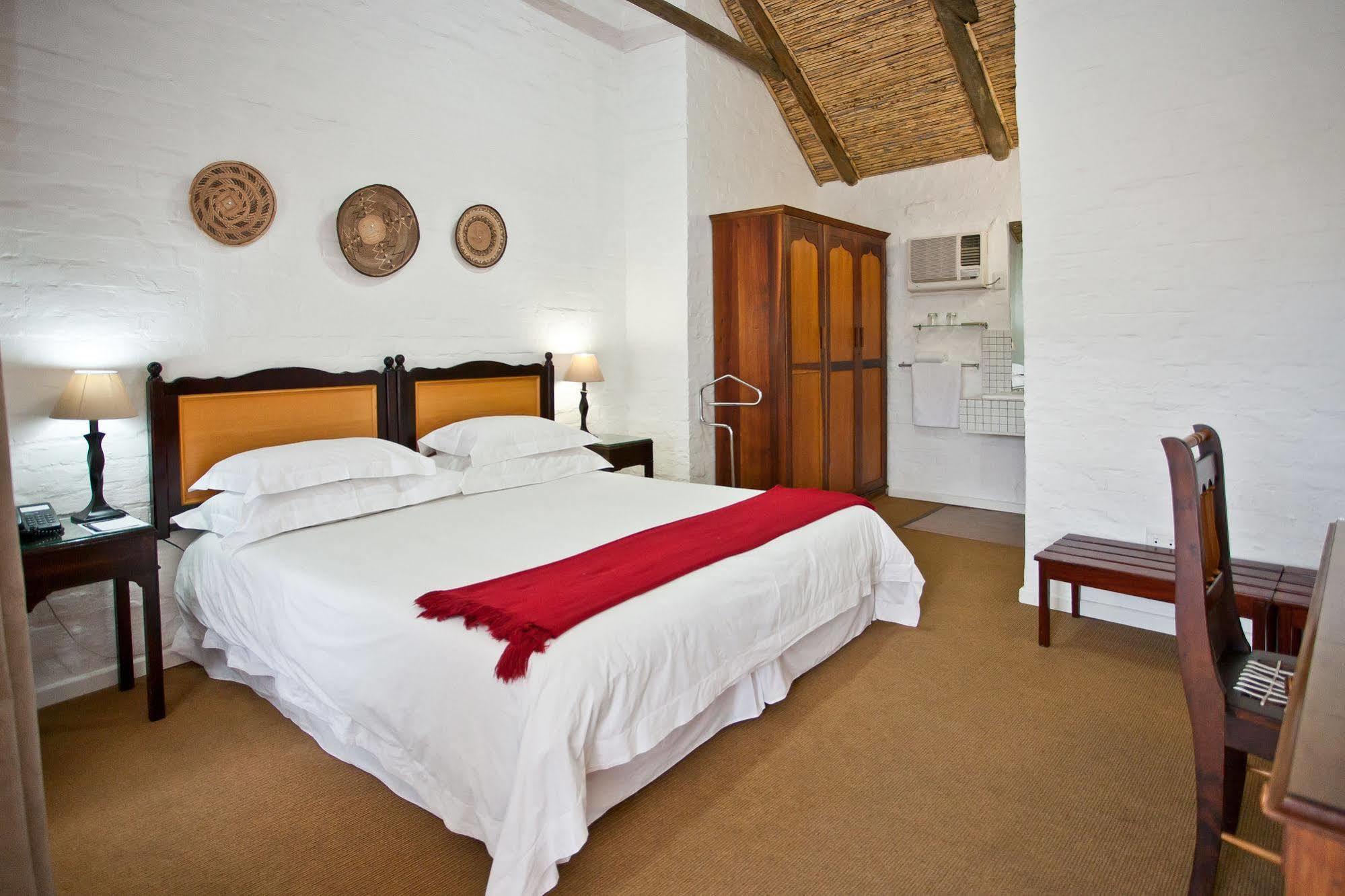 Protea Hotel By Marriott Oudtshoorn Riempie Estate Exteriör bild