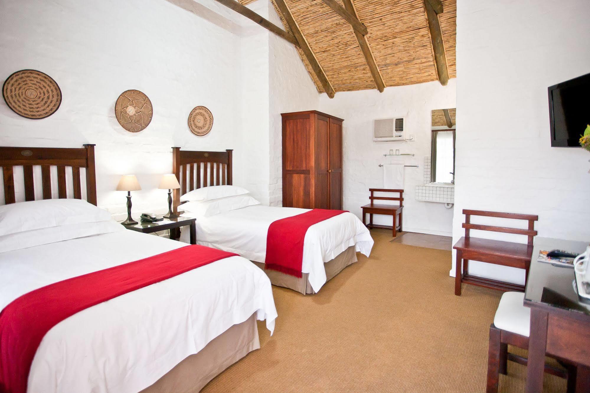 Protea Hotel By Marriott Oudtshoorn Riempie Estate Exteriör bild